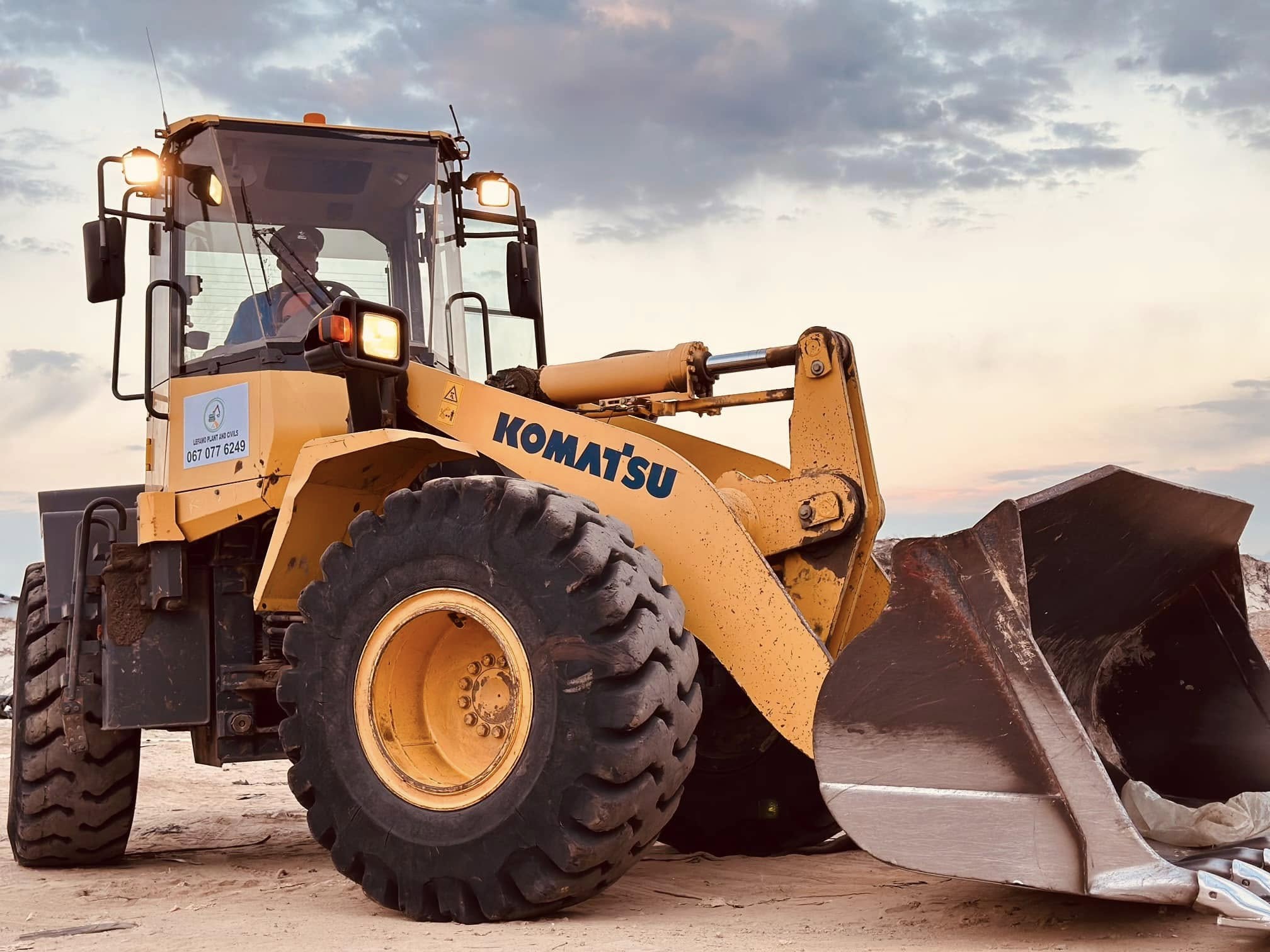 Lefamo Komatsu Front Loader Machine